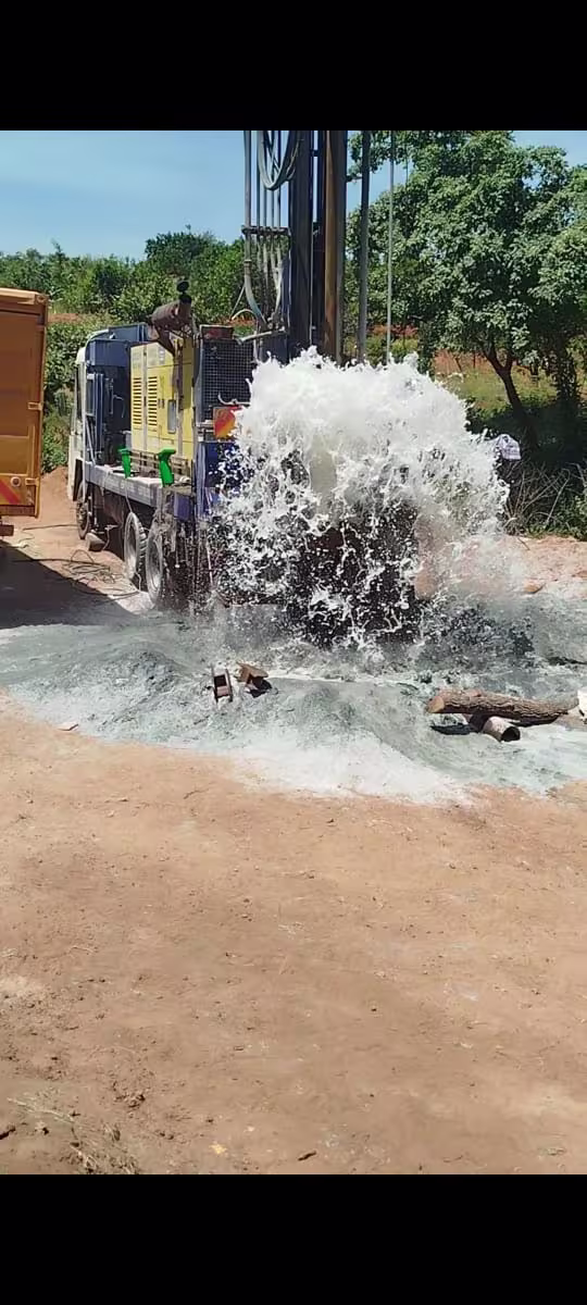 Our Work 7 water-pump-drill-mounted-on-truck
